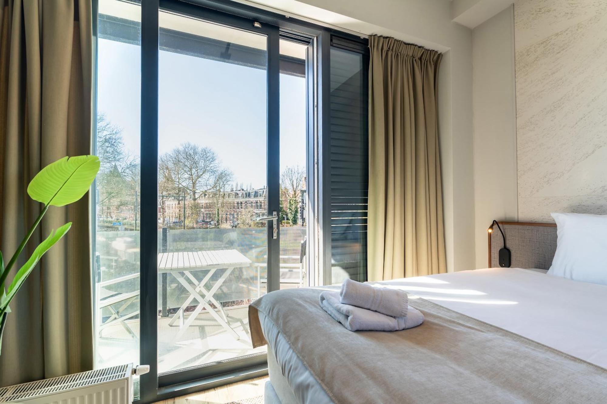 Utrechtcityapartments - Huizingalaan * Utrecht